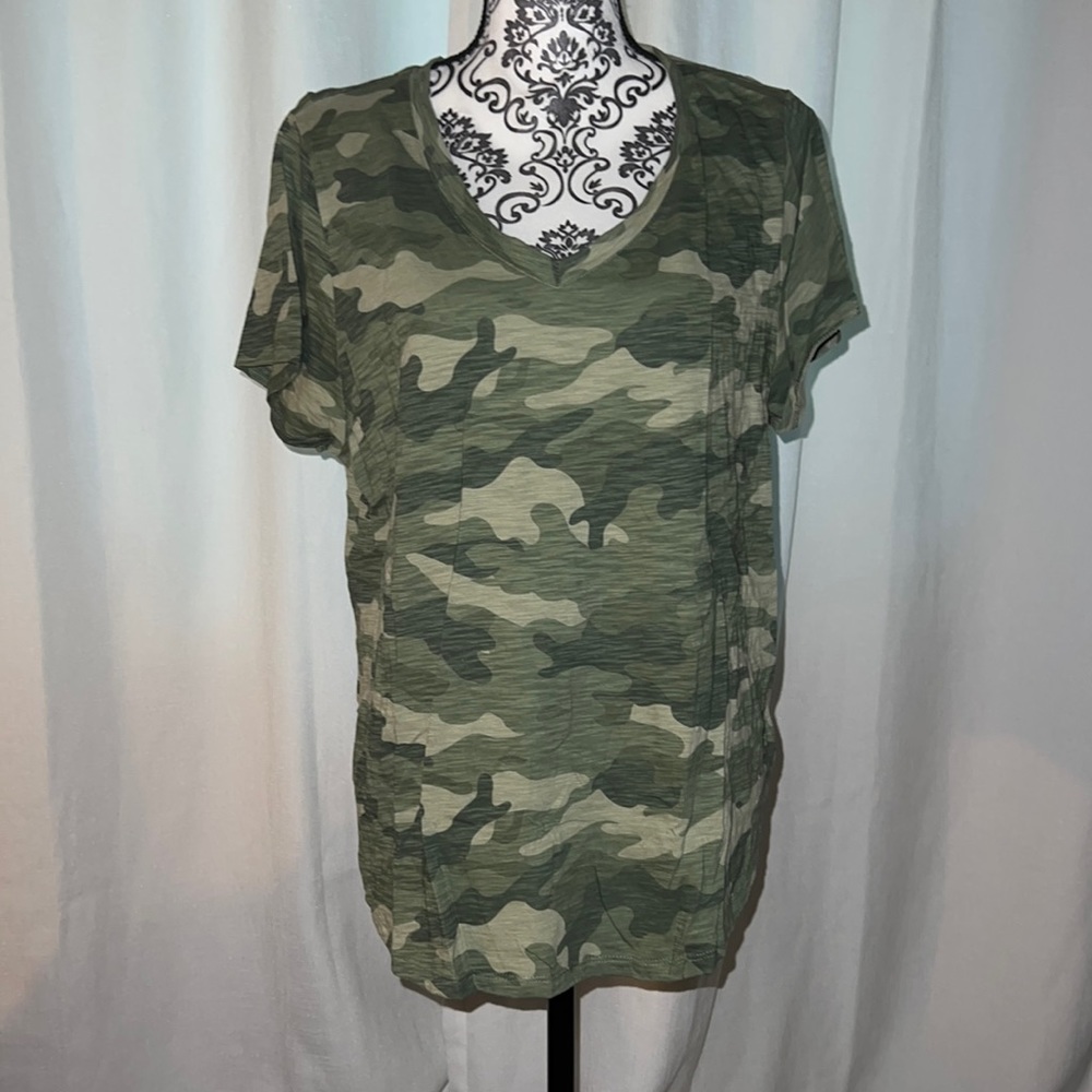 Green camo T-shirt